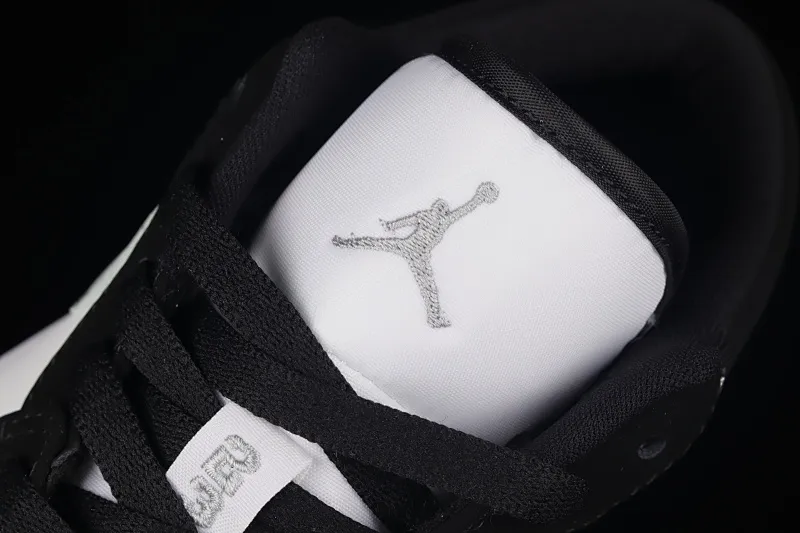 All categories Air Jordan Jordan series basketball shoes Air Jordan 1 Low Z version Air Jordan 1 Low "New Emerald" AJ1 Joe 1 black and white gray 552780-018